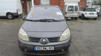 damaged passenger cars Renault Scenic  2003/10