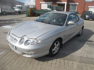 Damaged car Hyundai Coupé  2001/7