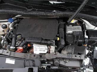 Peugeot 2008  picture 13