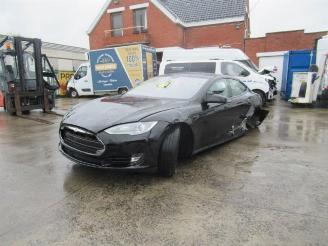 damaged passenger cars Tesla Model S TYPE 85 2013/12