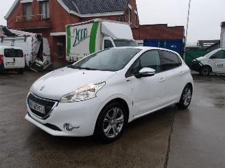 Auto incidentate Peugeot 208 STYLE 2015/4
