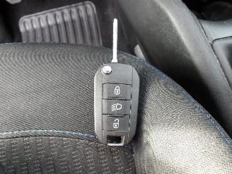 Peugeot 208  picture 25