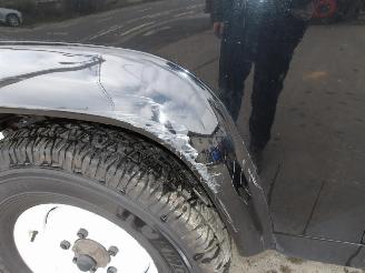 Land Rover Defender 110 picture 10