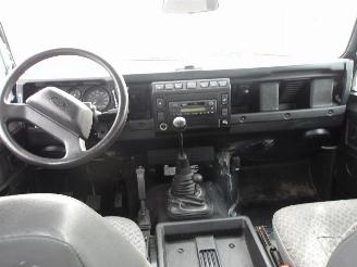 Land Rover Defender 110 picture 22