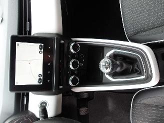 Renault Clio  picture 23