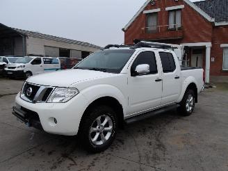 Vaurioauto  passenger cars Nissan Navara  2012/3