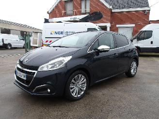 Unfallwagen Peugeot 208 1.2 PURE TECH 2019/9