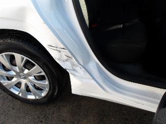 Peugeot 208  picture 14