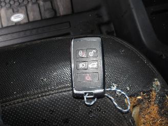 Land Rover Defender D300 X DYNAMIC picture 24