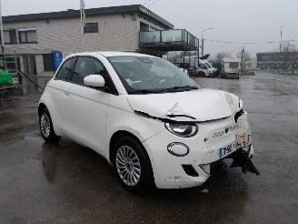 skadebil auto Fiat 500E  2024/3