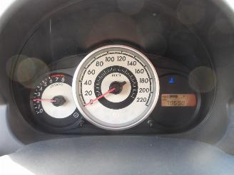 Mazda 2  picture 15