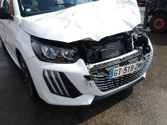 Peugeot 208  picture 12