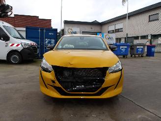Peugeot 208  picture 2