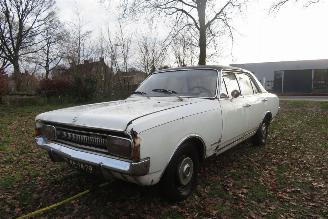 skadebil auto Opel Commodore 2.5 S AUTOMATIC 1971/3