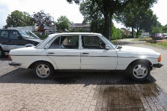 Mercedes 200-300D 200 DIESEL 123 TYPE SEDAN picture 14