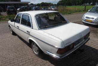 Mercedes 200-300D 200 DIESEL 123 TYPE SEDAN picture 24