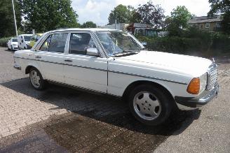 Mercedes 200-300D 200 DIESEL 123 TYPE SEDAN picture 13