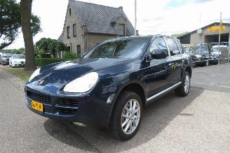 uszkodzony samochody osobowe Porsche Cayenne 4.5 V8 BENZINE 2004/12