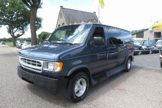 Damaged car Ford USA Econoline 4.6 V8 DUBBELE CABINE BENZINE + LPG 1998/9