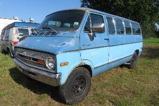 dañado vehículos comerciales Dodge  B30 SPORTSMAN ROYAL V8 MET LPG 1973/2