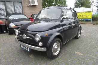 Voiture accidenté Fiat 500 Oldtimer 1971/2