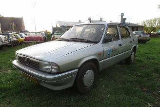 krockskadad bil auto Alfa Romeo 33 1.5 BENZINE OP GRIJS KENTEKEN !! UNIEK 1985/1