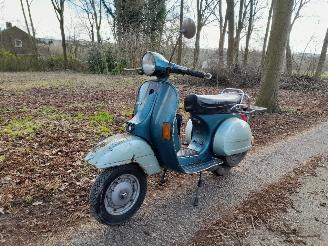 Vespa  125 cc klassieke motorfiets voor restauratie picture 64