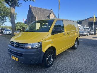 damaged commercial vehicles Volkswagen Transporter 2.0 TDI 75KW AIRCO COMFORTLINE 2013/6