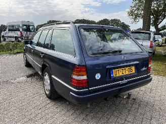 Mercedes 200-280 E280 ELEGANCE 7 PERSOONS UITVOERING, AIRCO, PRIJS IS INCL. BTW !!! picture 4