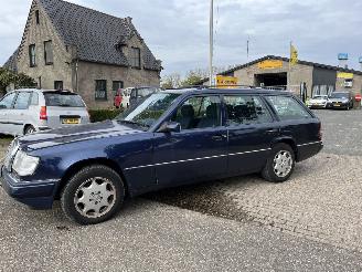 Mercedes 200-280 E280 ELEGANCE 7 PERSOONS UITVOERING, AIRCO, PRIJS IS INCL. BTW !!! picture 2