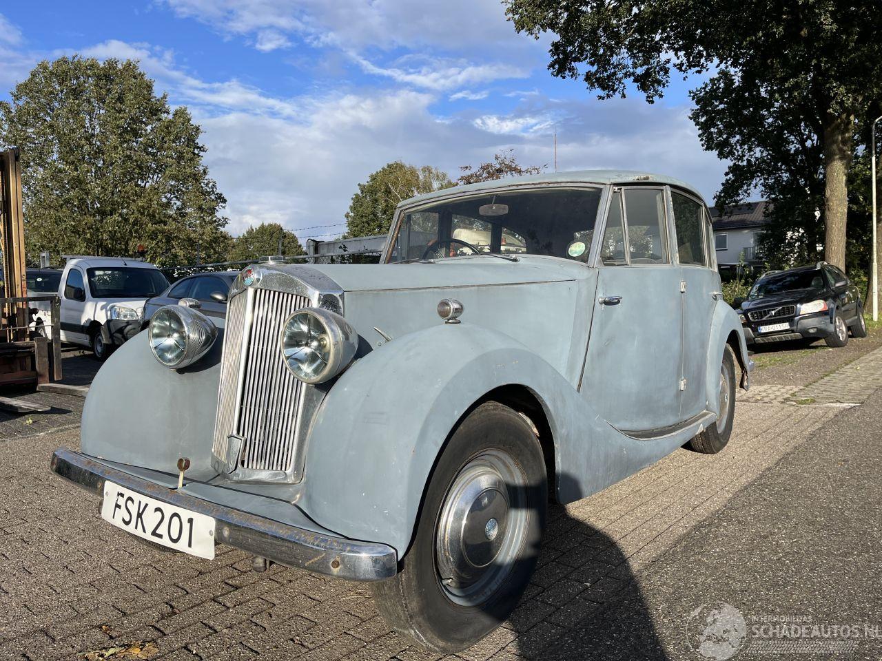 Triumph Renown 2 LITRE SALOON