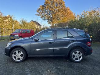 Mercedes ML 350 CDI 4MATIC GEEL KENTEKEN picture 4