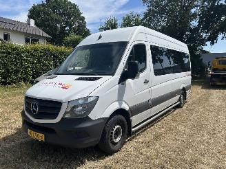 damaged passenger cars Mercedes Sprinter 313 CDI MAXI KOMBI / COMBI / PERSONENBUS AIRCO !!!! PRIJS IS EXCL. BTW ! 2015/10