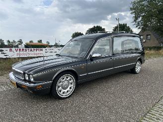 Daimler Sovereign XJ 4.0I X3000 HEARSE / LIJKWAGEN / BEGRAFENISAUTO / UITVAARTAUTO picture 1