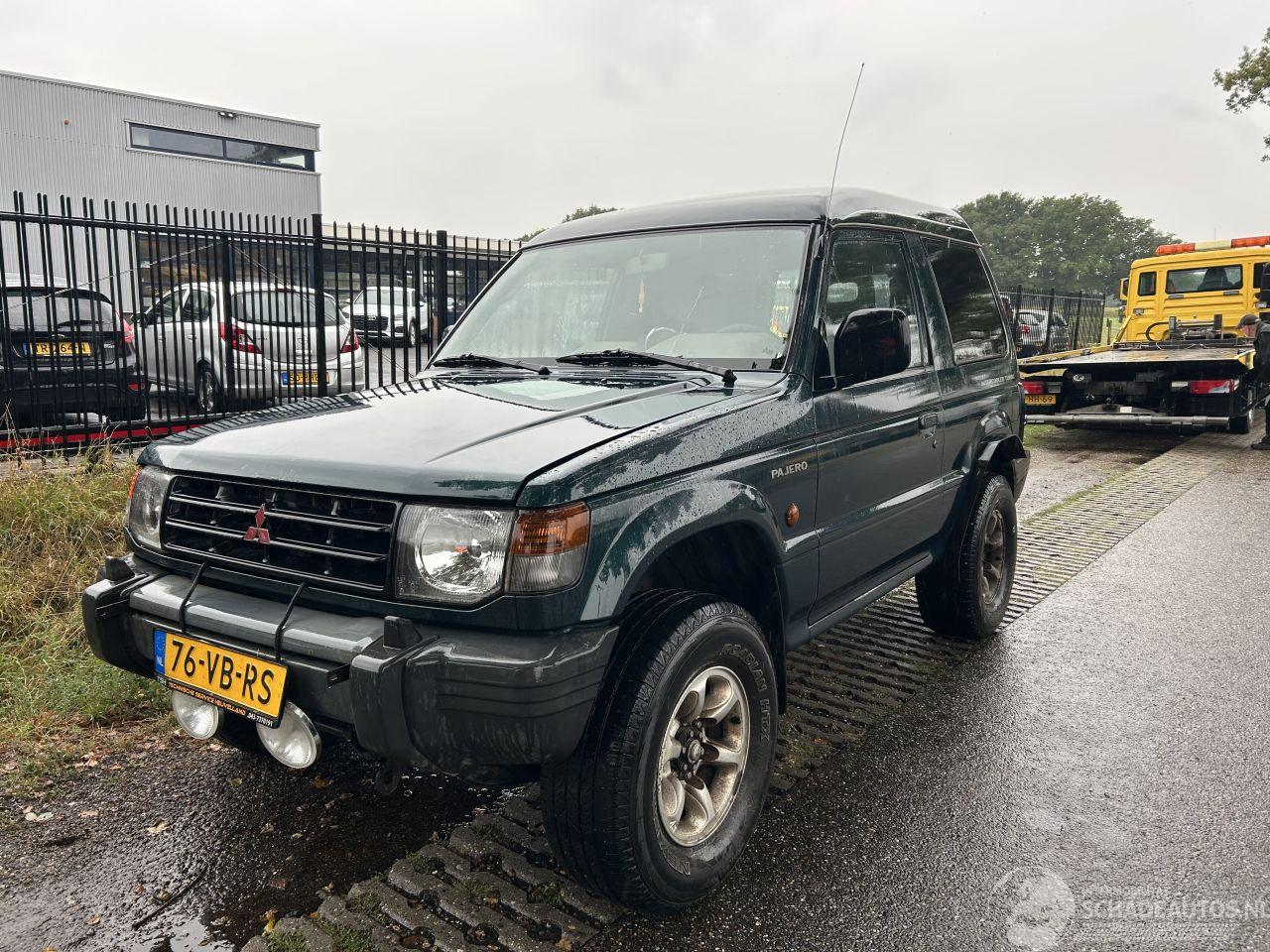 Mitsubishi Pajero 2.5 GLX HIGHROOF AIRCO 4X4, 4WD