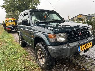 Mitsubishi Pajero 2.5 GLX HIGHROOF AIRCO 4X4, 4WD picture 17