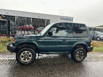 Mitsubishi Pajero 2.5 GLX HIGHROOF AIRCO 4X4, 4WD picture 3