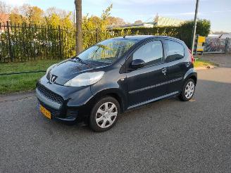 škoda osobní automobily Peugeot 107 1.0 5 deurs airco 2011/10