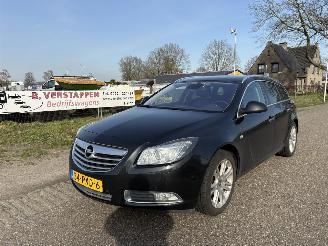 skadebil auto Opel Insignia 1.6 TURBO SPORTS TOURER SW 2011/2