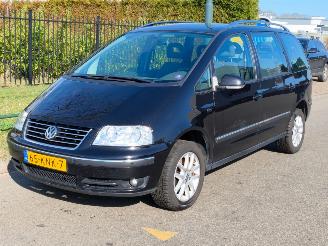 Voiture accidenté Volkswagen Sharan 2.0I TRENDLINE 7 PERSOONS UITVOERING CLIMA 2010/2