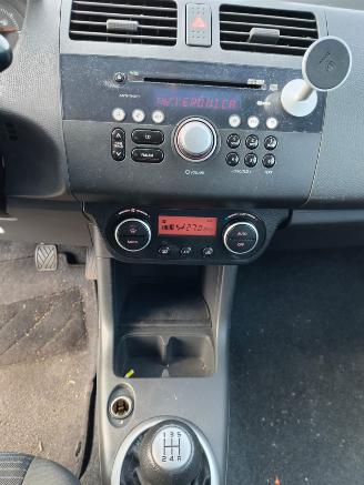 Suzuki Swift 1.3 AIRCO picture 7