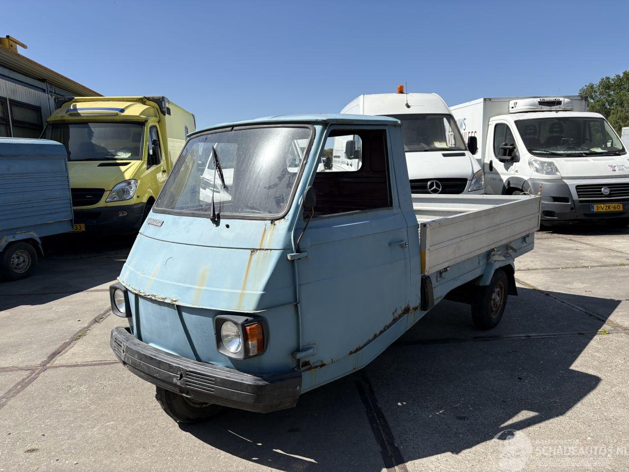 Piaggio  VESPA APECAR P2 VOOR DECORATIE