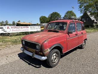 Coche accidentado Renault 4 TL 1988/11