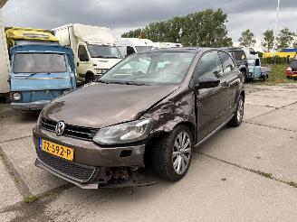 Schadeauto Volkswagen Polo 1.6 TDI HIGHLINE DSG AUTOMAAT 2011/11