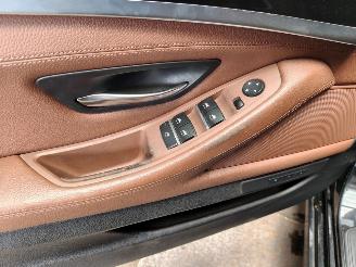 BMW 5-serie Touring 528i High Executive, 3.0 6 CILINDER BENZINE ! picture 11