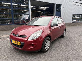Vaurioauto  passenger cars Hyundai I-20 1.2 I I-DRIVE, 105.494 KM N.A.P. 2011/11