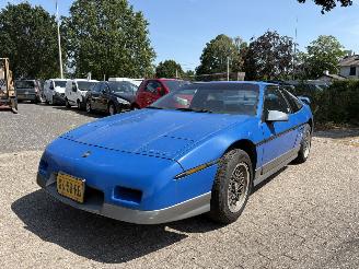 Damaged car Pontiac Fiero GT V6 COUPE AIRCO 1987/9