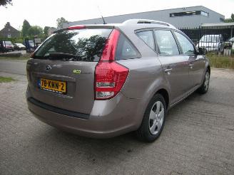 Kia Cee d 1.6 CRDI X-TRA 85 KW MET OA CLIMATRONIC ENZ PRIJS IS INCL BTW EN BPM picture 8