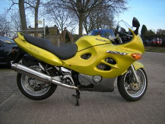 Suzuki GSX 600 F SUPER SPORT DOHC 16 VALVE MET ORIGINEEL 9.734 KM !!!!!!!!!!!!! picture 4