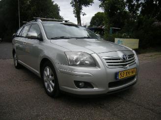 Toyota Avensis 2.0 16_V D-4D-F (ADT250; SB1ED) LUNA MET OA CLIMA, ENZ picture 8